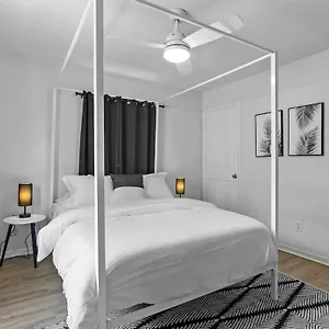 Zebra House - Close 2 Tampabay Has To Offer Tampa