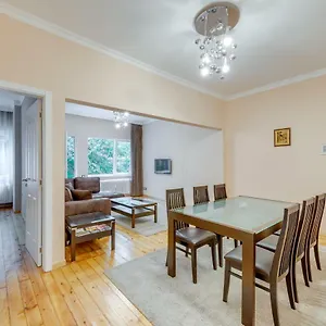 Central Apartment סופיה