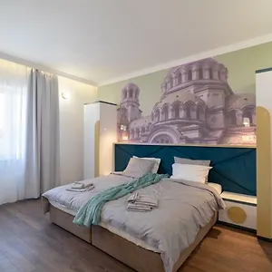 Vitosha Blvd 3-bedroom, 2-bathroom Lux סופיה